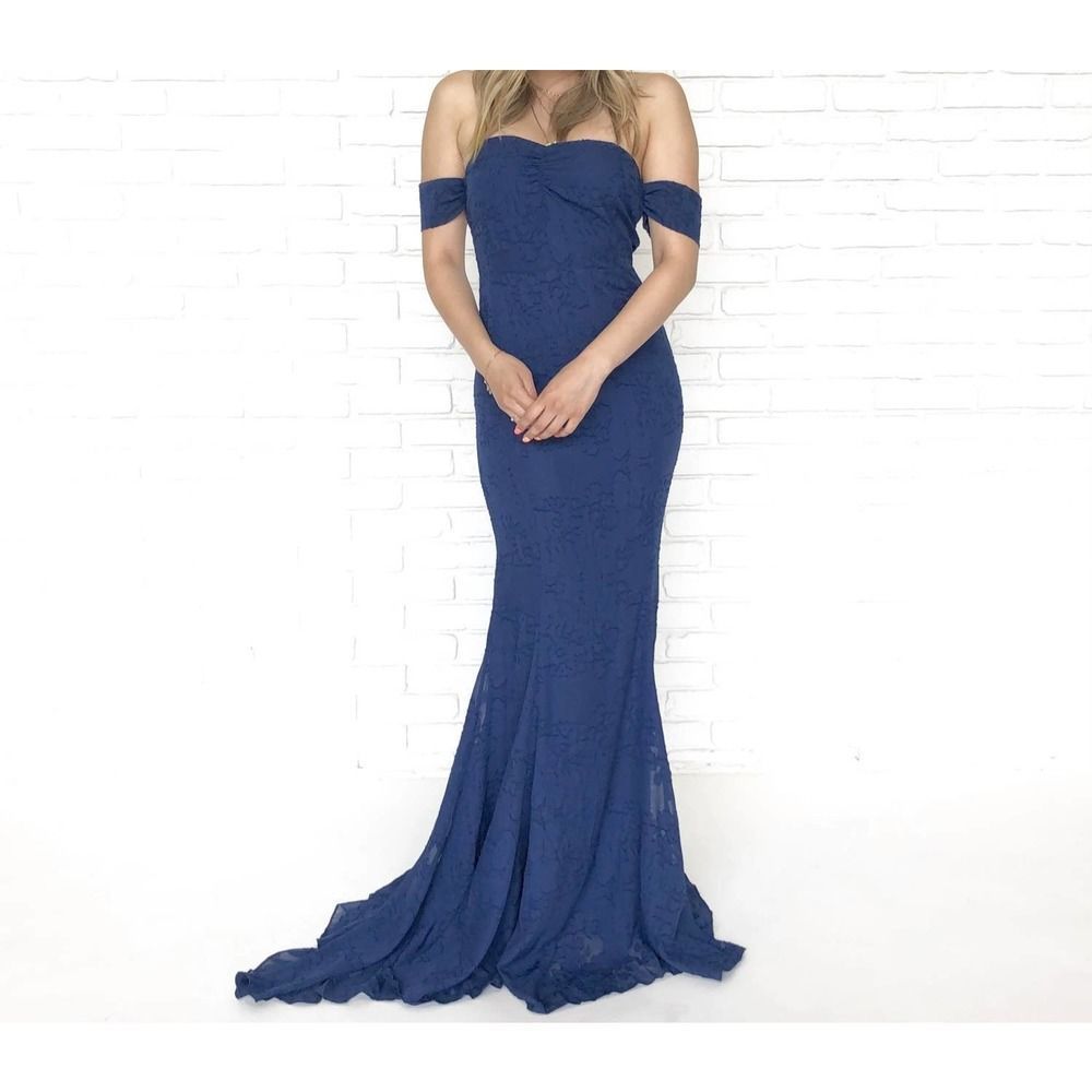 Emboss Sweetheart Off The Shoulder Dress in Navy